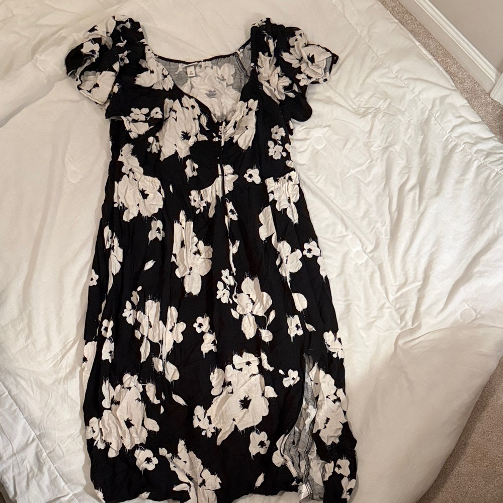 Ava & Viv Black and Cream Floral Midi Dress